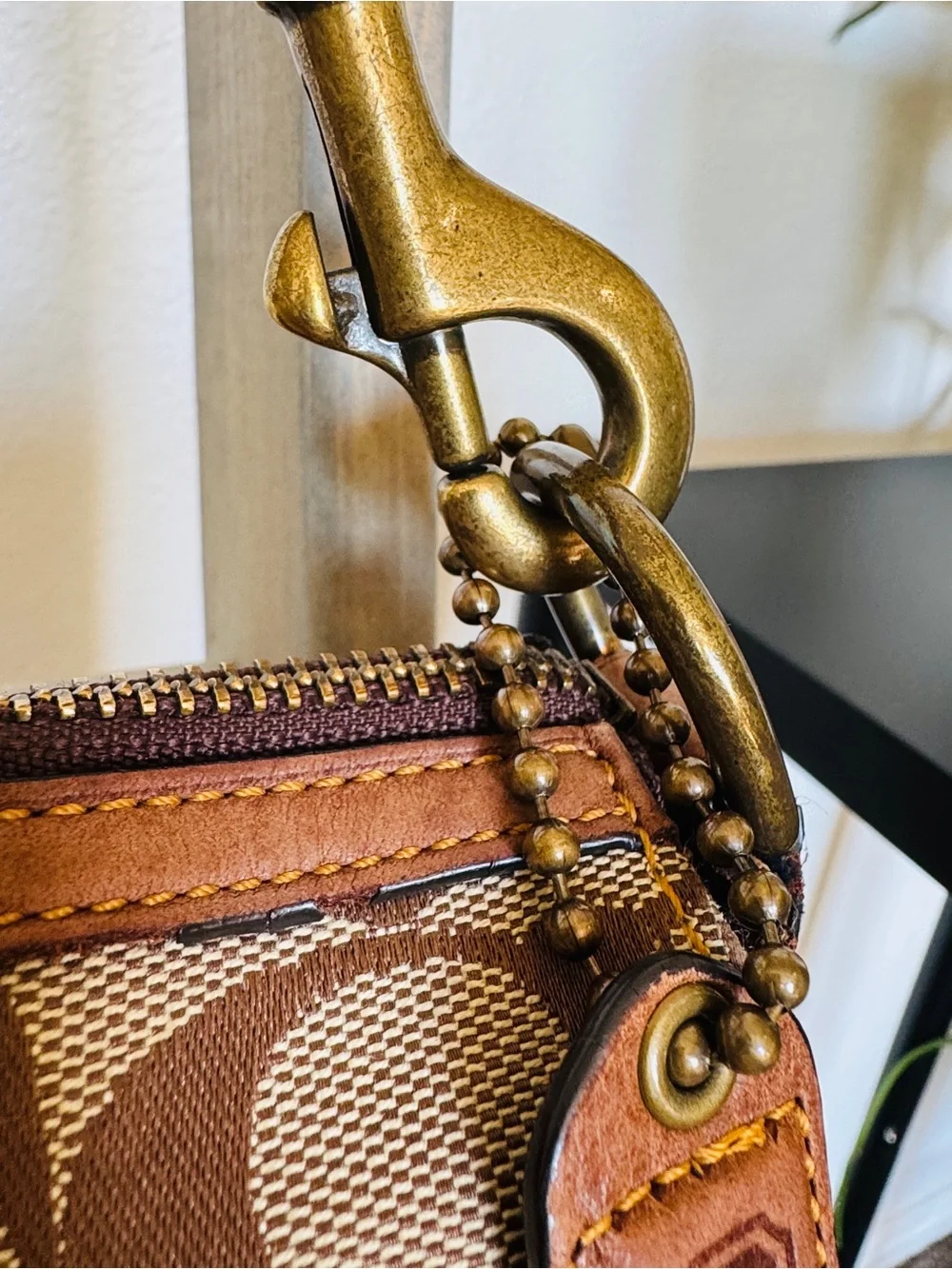 👜 Coach Special Edition Fall 2004 Signature Jacquard Suede Leather Shoulder Bag - Picture 9 of 15